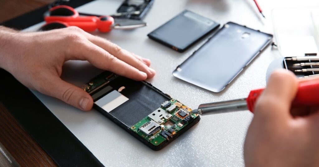 troca de peças e correções de celulares em Londrina